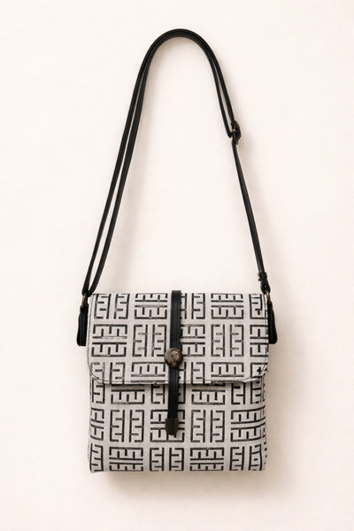 ZERVA QUEEN Postacı Model Kadın Dikey Çapraz Çanta