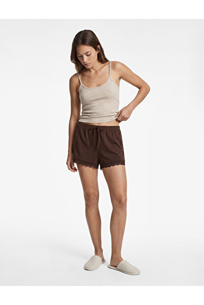 Koton Pantaloni scurti confortabili cu detaliu din dantela Pantaloni de pijam...