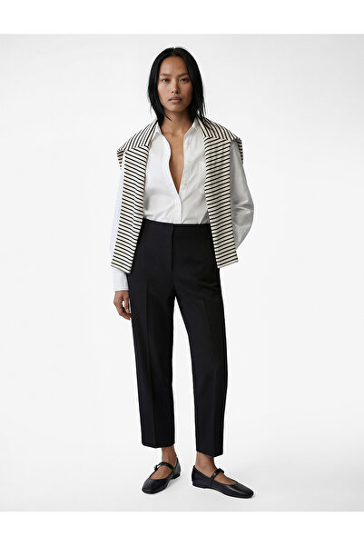 Koton Basic Slim Fit Düğmeli Uzun Kollu Pamuklu Gömlek