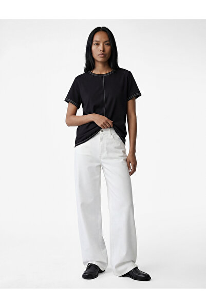 Koton تي شيرت قطني بأكمام قصيرة وياقة دائرية مع تفاصيل خياطة