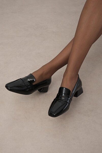 Mio Gusto Margot Siyah Renk Rugan Küt Burunlu Kadın Kısa Topuklu Ayakkabı