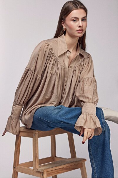Saade Kadın Oversize Büzgülü Düşük Omuz Dokulu Gömlek - Manşet Detaylı