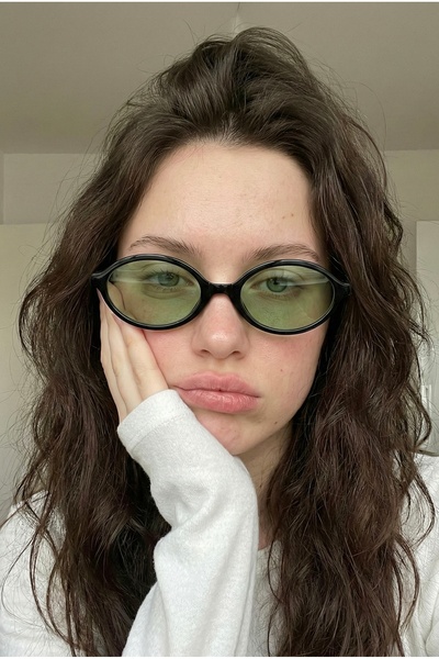 REN EYEWEAR نظارات شمسية بيضاوية الشكل من Miux للسيدات بإطار أسود وعدسات ناعم...