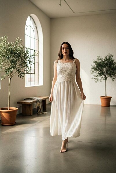 Su Koleksiyon فستان من الموسلين بياقة دانتيل من ARTENA