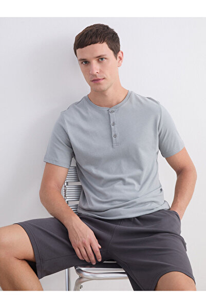 LC Waikiki قميص بيجامة رجالي بأكمام قصيرة وياقة دائرية من Peak New Season