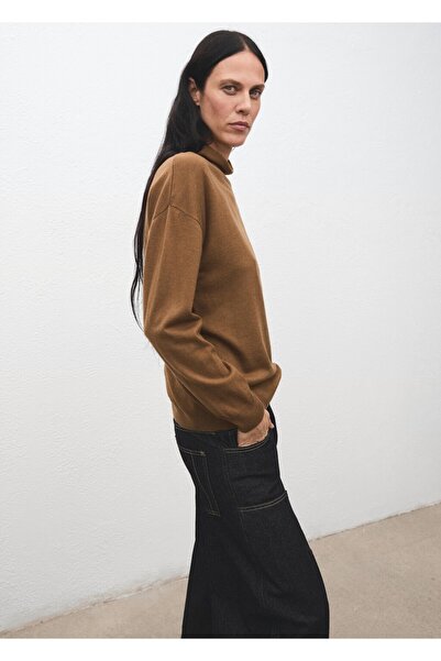 MANGO Woman Dik yaka kazak