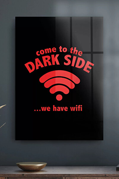 Decovetro Stakleni sto sa natpisom na tamnoj strani