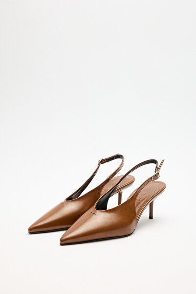LUTVELIZADE Topuklu 2505 - Sivri Burun Dekolteli Karamel Kadın Topuklu