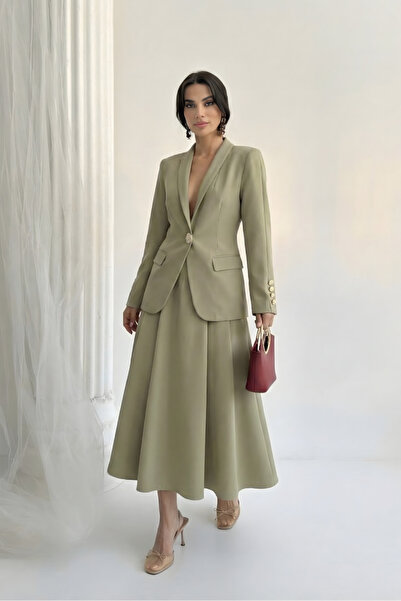 Potenza Set dublu pentru femei, cu detaliu elegant cu nasturi, cu guler ridic...