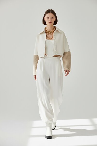 Pastelist. Dikiş ve parçalı kesim buklet kol ,YARI CROP tasarım ceket