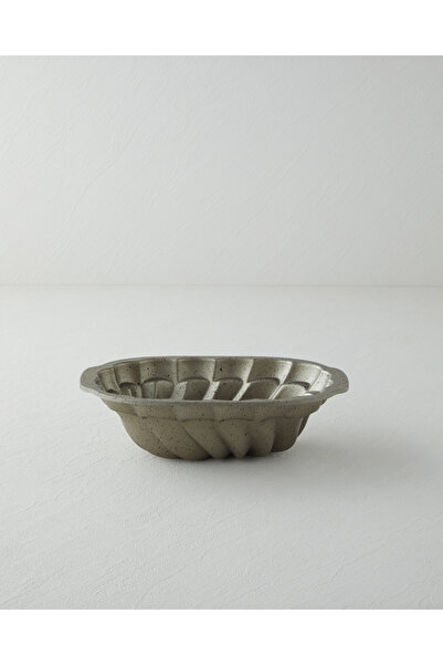 English Home Patisserie Margot Premium Cast Iron Baton Cake Mold 28 cm Champagne