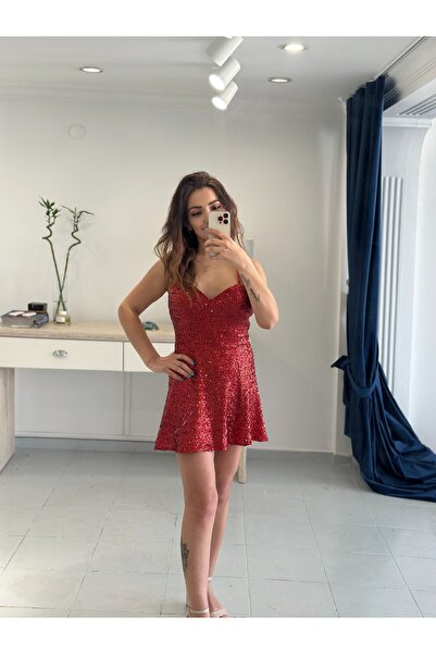 Derya Akyol Kırmızı Pul Payetli İp Askılı Mini Elbise