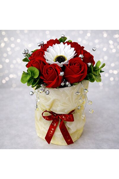 velve Aranjament floral din săpun cu trandafiri și floare tip margaretă –cado...