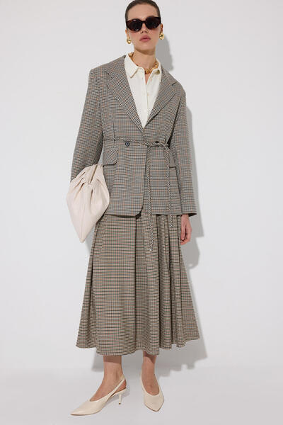 Touché Privé FUSTĂ CU PLIURI ȘI BOLSURI