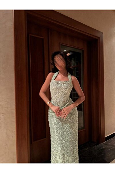 Genenic فستان يخطف الانضار بلون اخضر فاتح