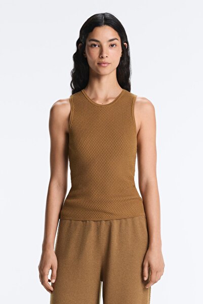 Oysho قميص محبوك بدون أكمام