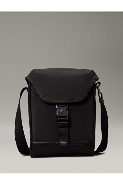 Calvin Klein Speed Clip Utility Flap Reporter Unisex Crossbody Bag