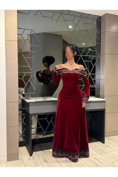 Genenic Elegant evening dress in burgundy color