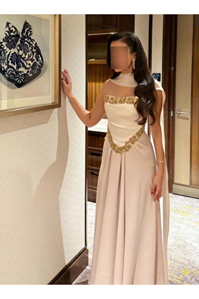 Genenic Beige dress in a soft color