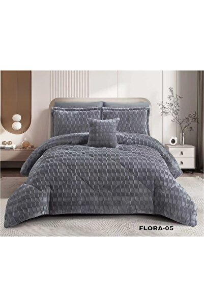 Red Rose Double winter duvet cover set in velvet and faux fur with a royal de...