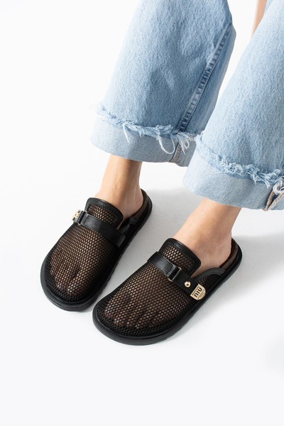 diclepolat Γυναικείες μαύρες διχτυωτές παντόφλες Sabo με λεπτομέρεια αγκράφας...