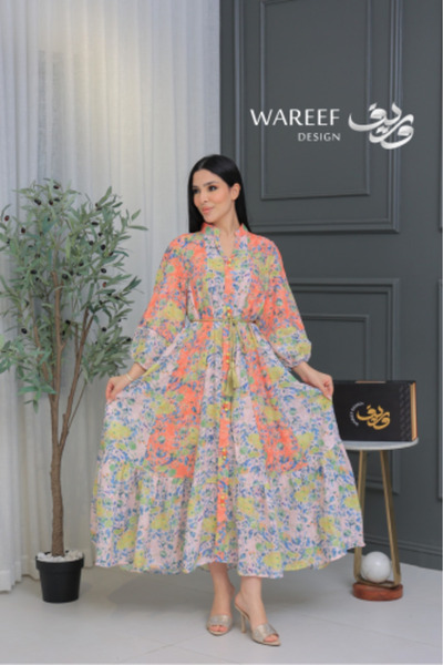 WAREEF FASHION جلابية ملوّنة بنقوش زهرية نابضة بالحياة ولمسة ريفية