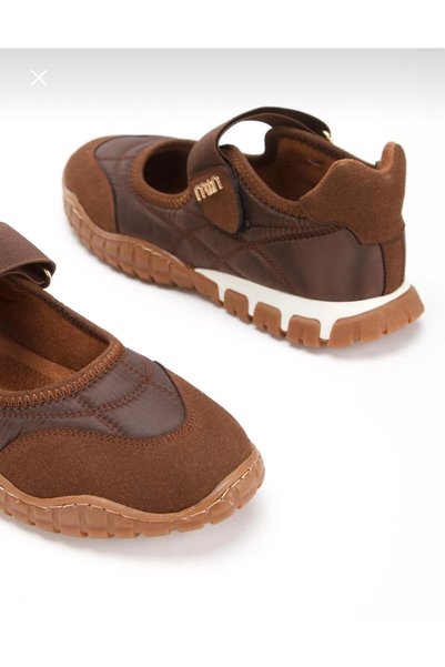 AZR Sports Shoes Are Comfortable and Suitable for Medium Activities, A-Grade Quality.