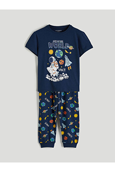 LC Waikiki بدلة بيجامة للأولاد مطبوعة بياقة روبا من UZG STORE