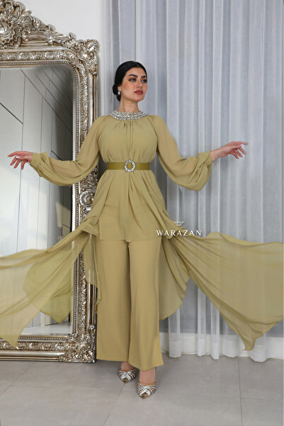 Warazan Royal set with crystals on the neck and belt