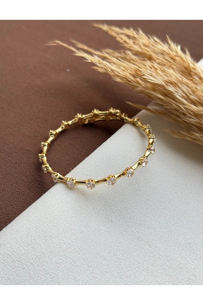 LİLİA أصفاد ذهبية مزينة بحجر الزركون