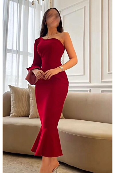 Genenic A very elegant and luxurious dress