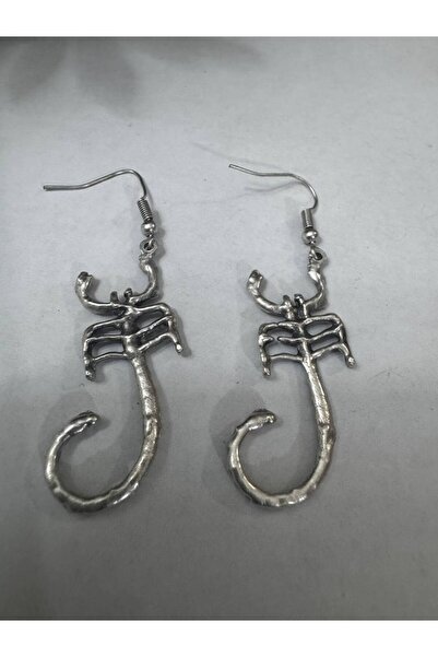 Yuchicly سلسلة سكوربيو - أقراط فضية اللون مع شكل العقرب