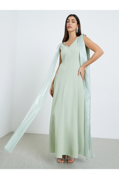 Styli Women Green Sleeveless Cape Detail A-Line Maxi Dress