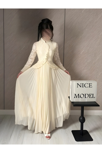 Nice Model Elegant Cream Lace Bodice Pleated Maxi Dress Long Sleeve Evening Gown for Weddings
