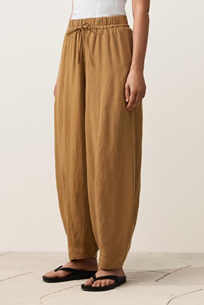 Oysho Balloon trousers with seams, lyocell blend and 24% linen
