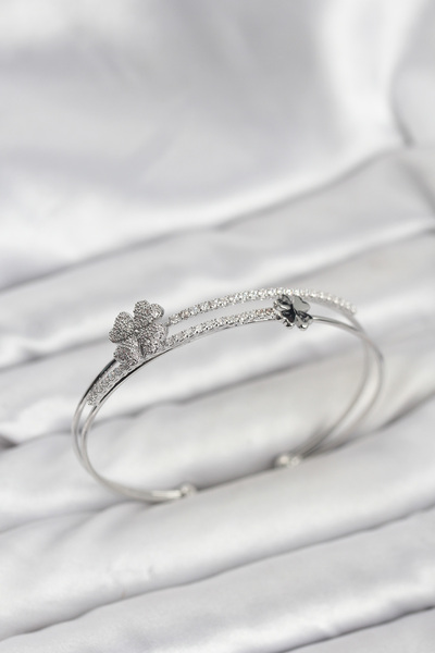 STİLLOVE سوار نسائي من النحاس الفضي اللون على شكل ورقة البرسيم