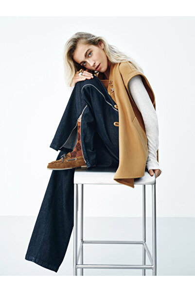 LC Waikiki بنطلون جينز نسائي من إنديجو سهل الارتداء بقصة برميلية وسحاب كامل ا...