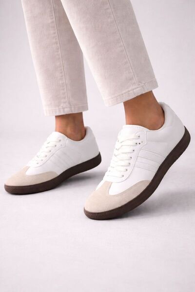 Beyond Women's White Lace-Up Casual Sneaker 2cm Byndsmb01