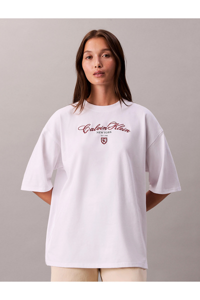 Calvin Klein تي شيرت نسائي أبيض بأكمام قصيرة ومقاس كبير من CK NY LV047E232G-YAA