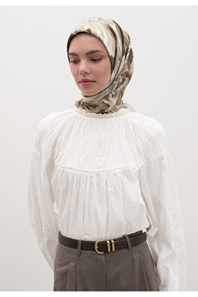 Fresh وشاح من القطن والفسكوز بنقش زهرة الفانيليا باللون البيج