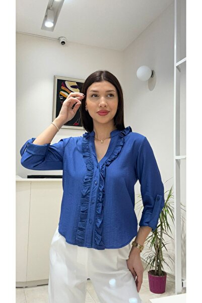Şamdan Soft shirt with fold-over sleeves and a distinctive V-neck