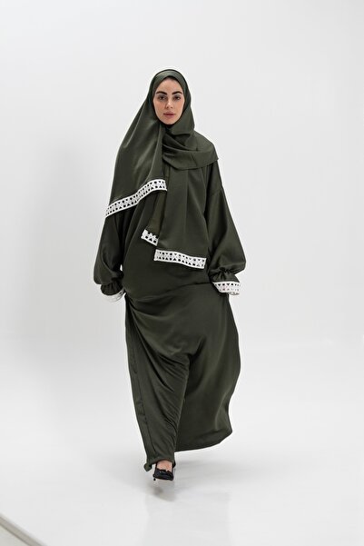 lune Prayer Abaya