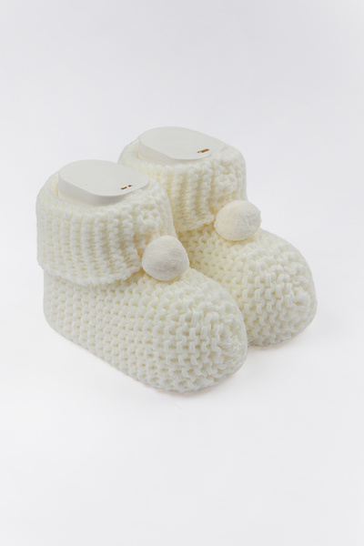 Yerli Baby أحذية أطفال تريكو 0/6 أشهر مع كرات زينة