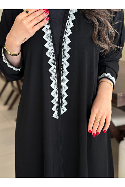 Abay-ti Black abaya with embroidery on the front and sleeves - free headscarf