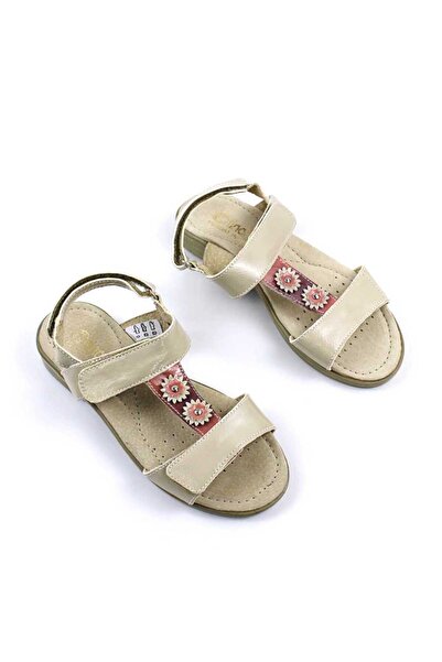 tino Sandale din piele naturala , lacuita , pentru fetite , decorate cu flori...