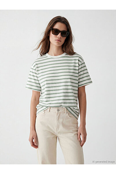 LC Waikiki RMZ GİYİM FARKIYA تي شيرت نسائي مخطط بياقة روبا