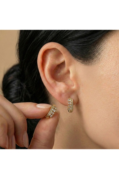 AccessoriesCınCık أقراط نسائية من الفولاذ بلون ذهبي مرصعة بالأحجار