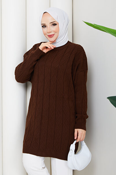 Pamuk Butik Women's Zigzag Braided Crew Neck Knitwear Sweater