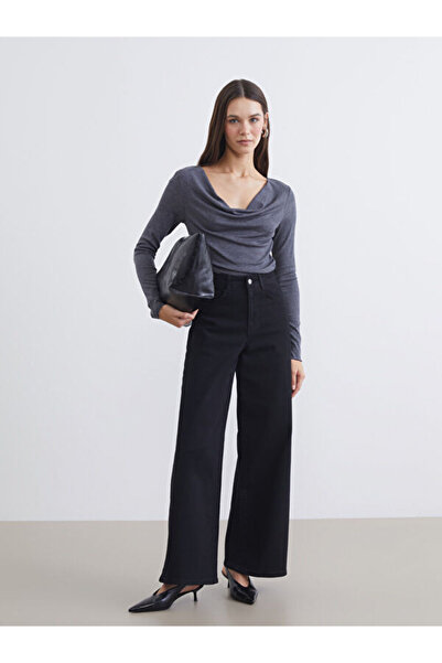 LC Waikiki Rmz Gi̇yi̇m Farki̇lya Flowy Roba Collar Gathered Blouse