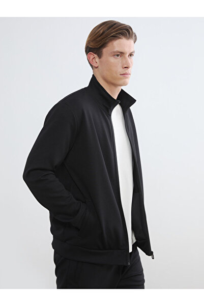 LC Waikiki سترة رياضية بسحّاب للرجال من UZG STORE بتصميم يبرز الأناقة وياقة روبا